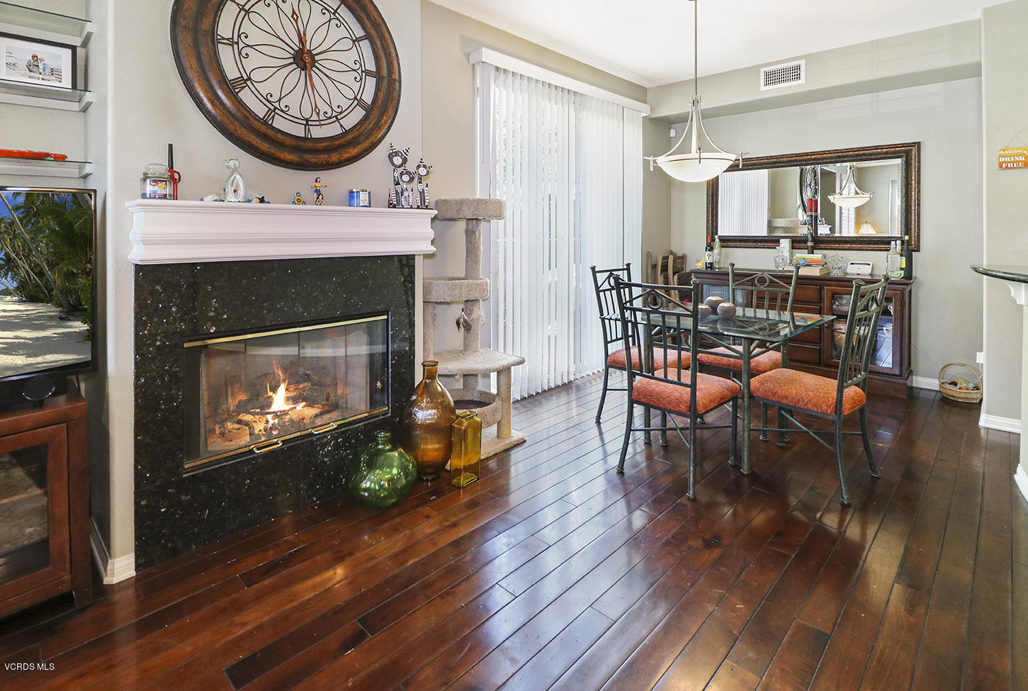 4167 Orontes Way, Unit B Simi Valley, CA 93063 - Photo 8 of 38 dKitchen and Dining1