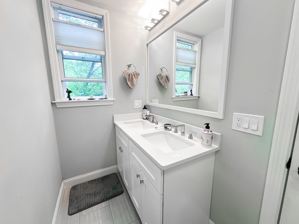 77 Torrey Street, Unit 2 Boston, MA 02124 - Photo 11 of 17