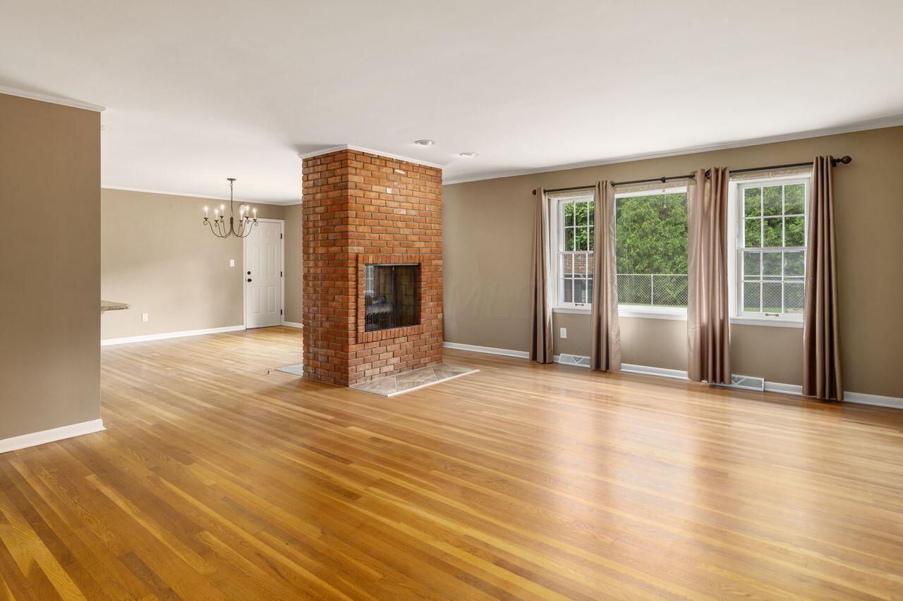 2110 Lytham Road Columbus, OH 43220 - Photo 5 of 39 Living Room