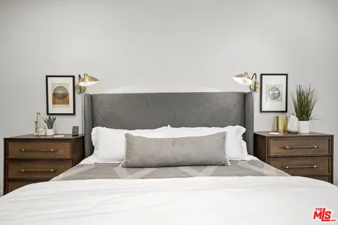 $1,370,000 | 14115 Moorpark Street, Unit 311, Sherman Oaks, CA 91423