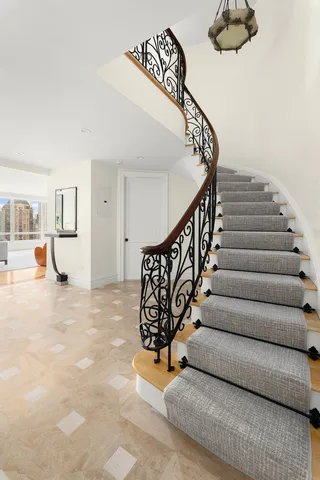 a view of entryway and hall