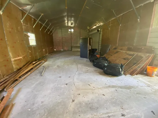 a view of a back yard