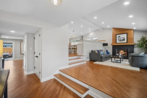 $849,900 | 3122 Sandy Lane, Glenview, IL 60026