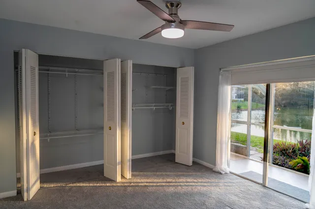 a view of entryway with window