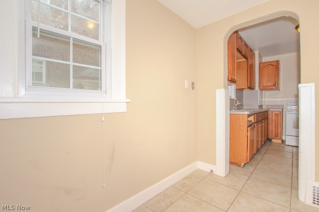 3579 Bainbridge Road Cleveland Heights, OH 44118 - Photo 16 of 35
