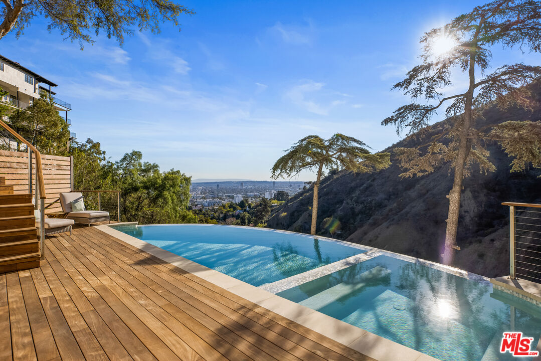 2201 Malaga Road Los Angeles, CA 90068 - Photo 19 of 51 a view of a backyard of the house