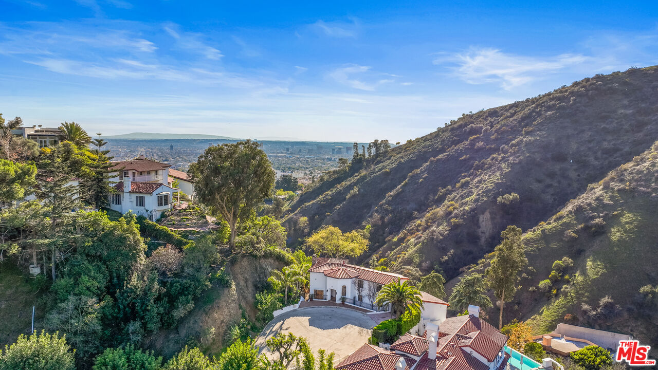 2201 Malaga Road Los Angeles, CA 90068 - Photo 47 of 51 a view of a yard