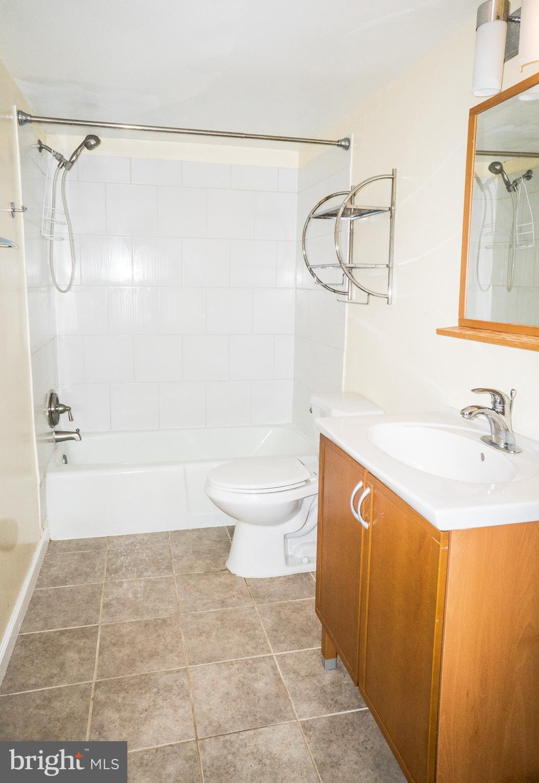 1413 Northgate Square, Unit 1C Reston, VA 20190 - Photo 13 of 16 2nd Full Bathroom