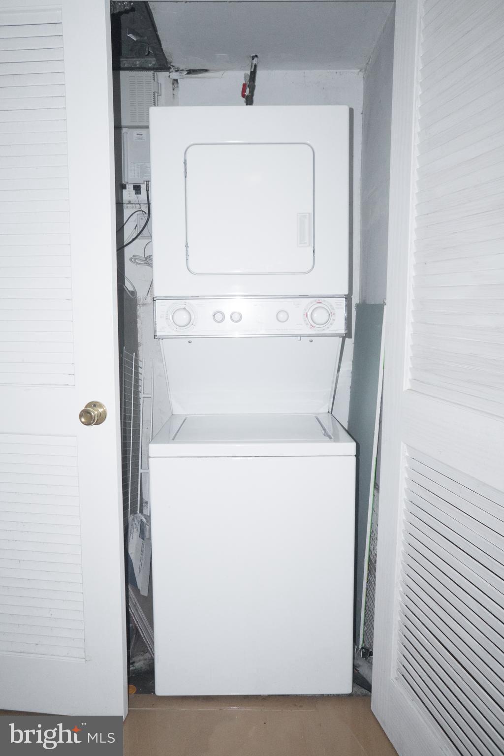 1413 Northgate Square, Unit 1C Reston, VA 20190 - Photo 14 of 16 Washer and Dryer In Unit