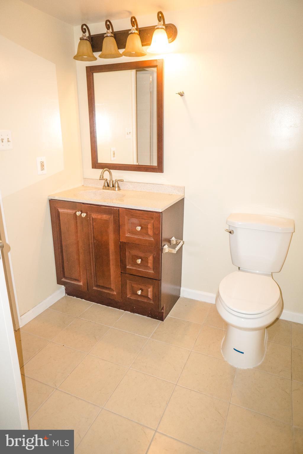 1413 Northgate Square, Unit 1C Reston, VA 20190 - Photo 9 of 16 Updated Master Ensuite
