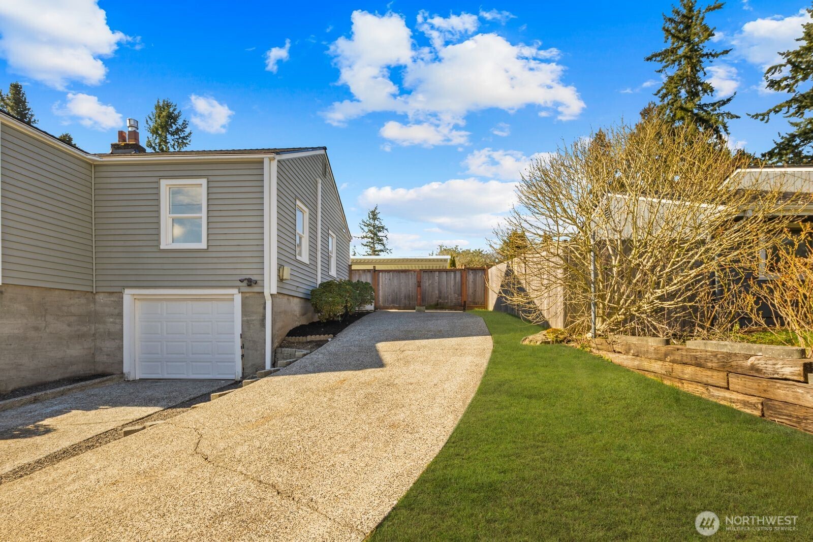 6018 Fleming Street Everett, WA 98203 - Photo 4 of 40