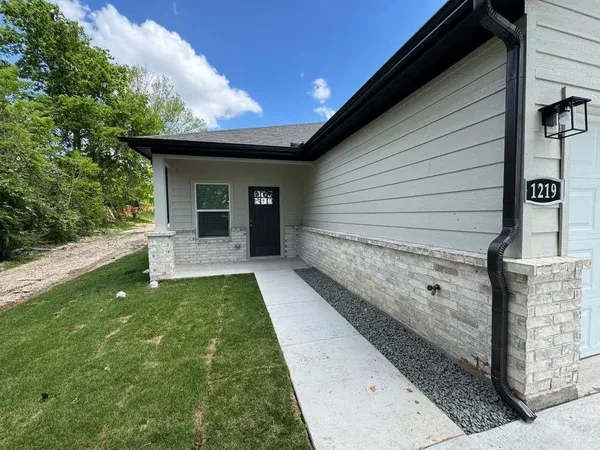 $1,850 | 1219 South Austin Street, Unit 1219, Sherman, TX 75090