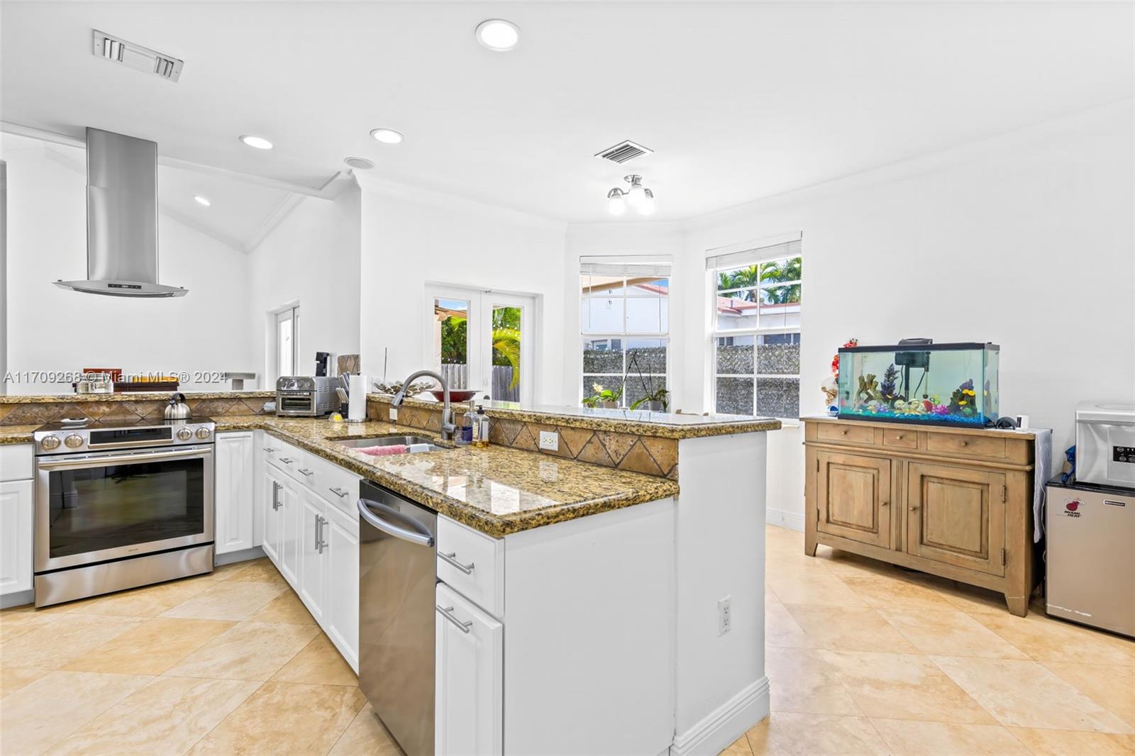 6410 Southwest 33rd Street Miami, FL 33155 - Photo 20 of 28 Gallery Image 20