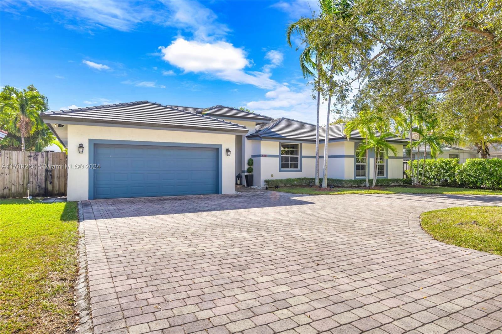 6410 Southwest 33rd Street Miami, FL 33155 - Photo 2 of 28 Gallery Image 2