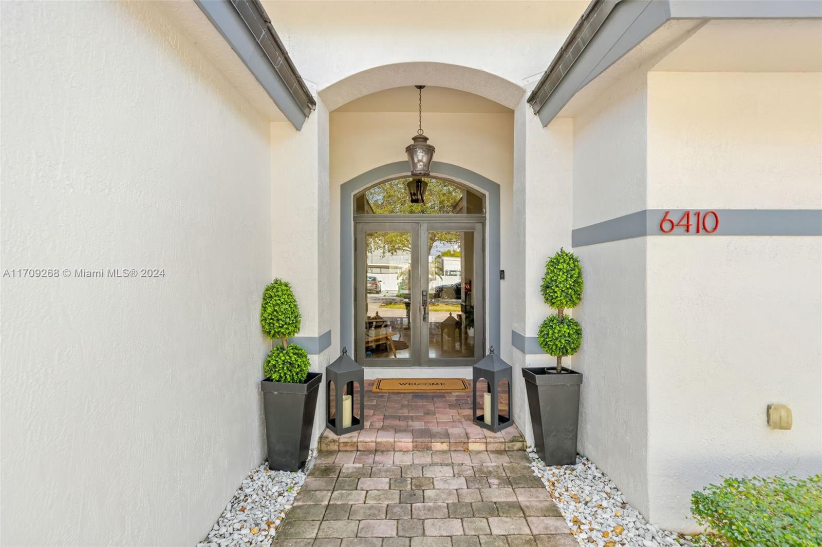 6410 Southwest 33rd Street Miami, FL 33155 - Photo 3 of 28 Gallery Image 3