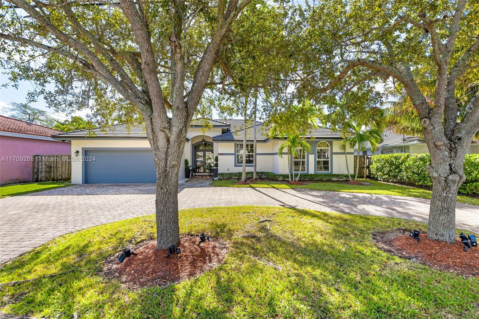 6410 Southwest 33rd Street Miami, FL 33155 - Photo 4 of 28 Gallery Image 4