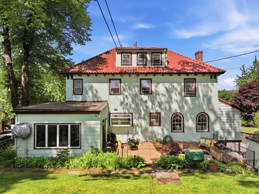 32 Terrace Drive Worcester, MA 01609 - Photo 3 of 42