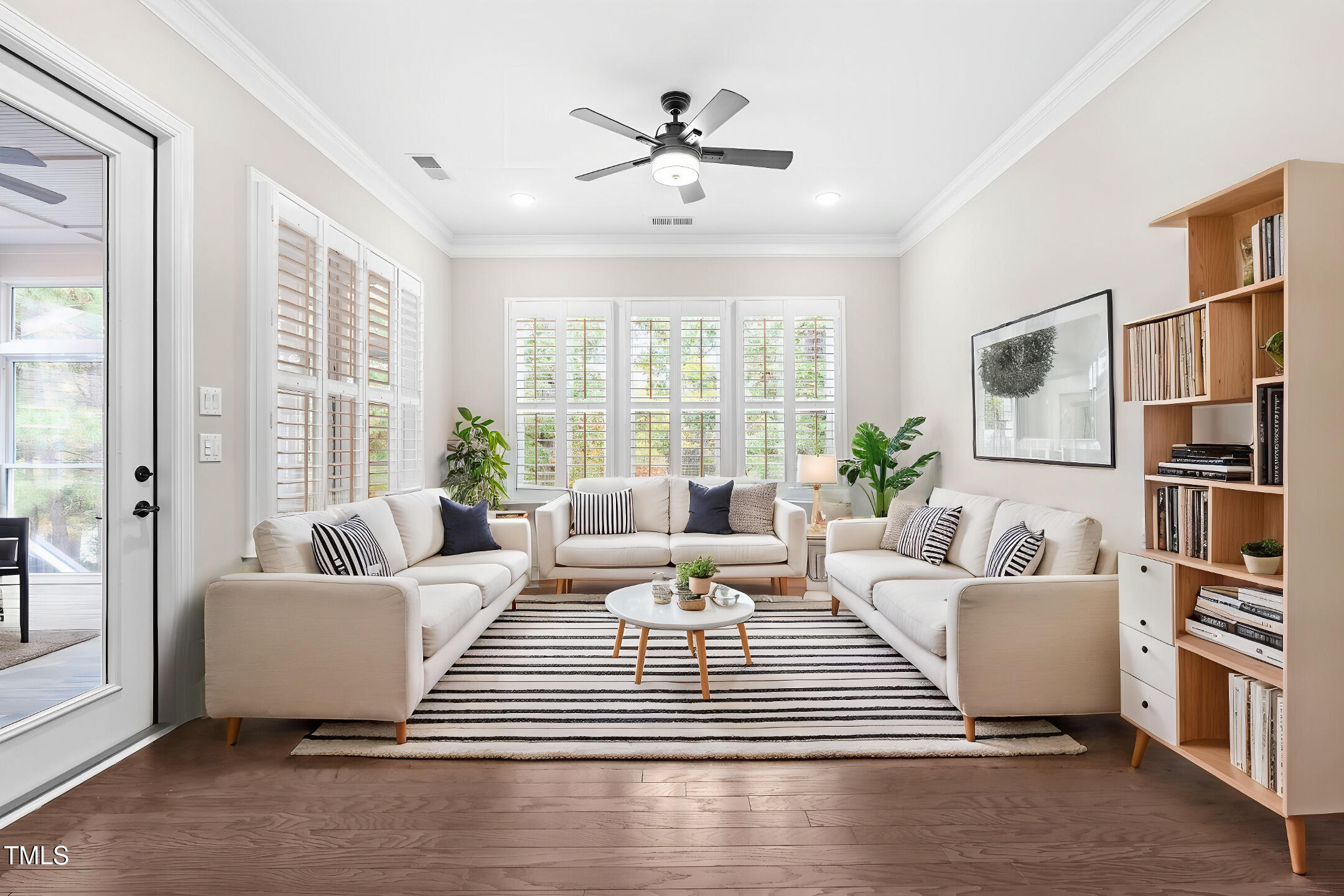 128 Damsire Way Cary, NC 27513 - Photo 19 of 45 a living room with furniture