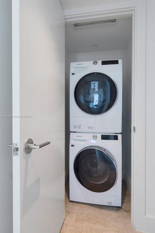 a close up view of a washer and dryer