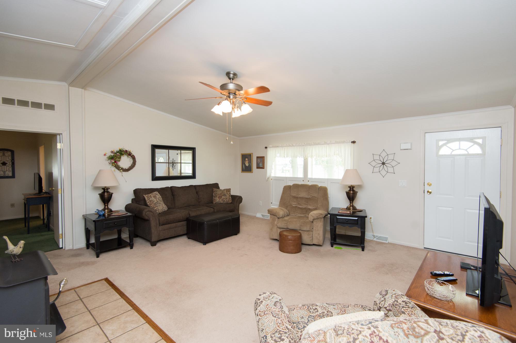 4186 Osborne Road Hurlock, MD 21643 - Photo 14 of 30 Living Room