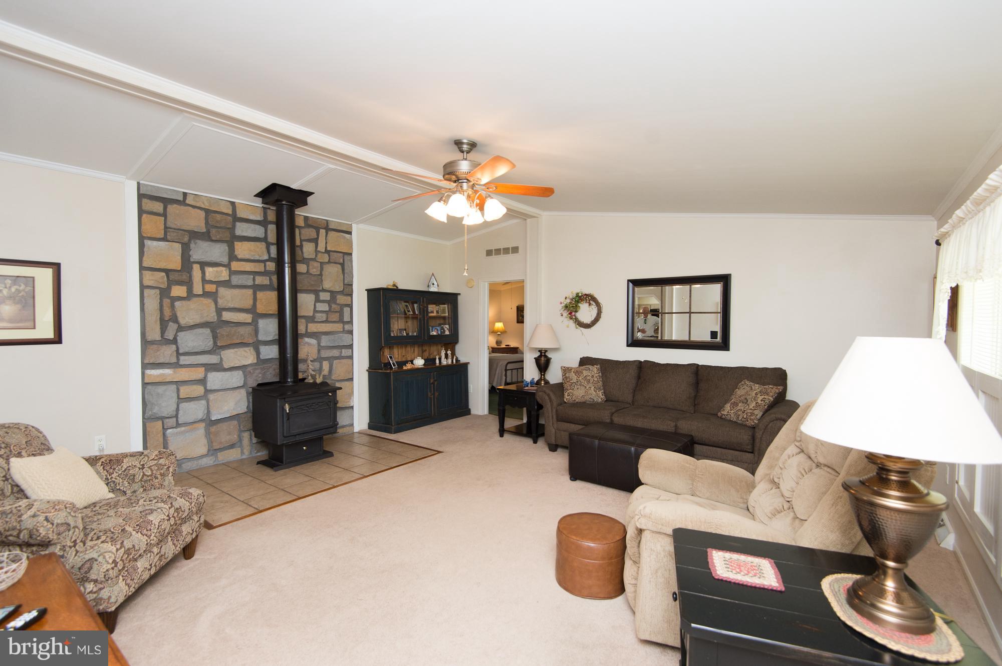 4186 Osborne Road Hurlock, MD 21643 - Photo 15 of 30 Living Room