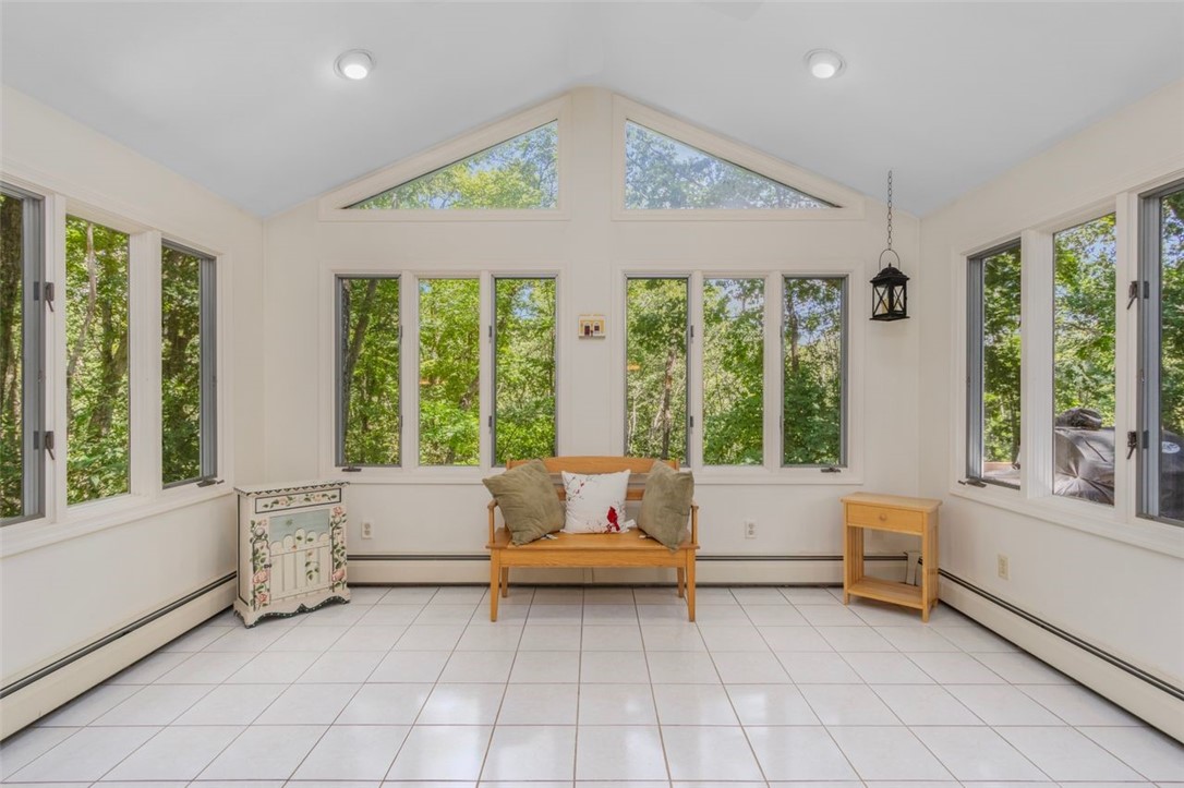 123 Hines Farm Road Cranston, RI 02921 - Photo 7 of 38