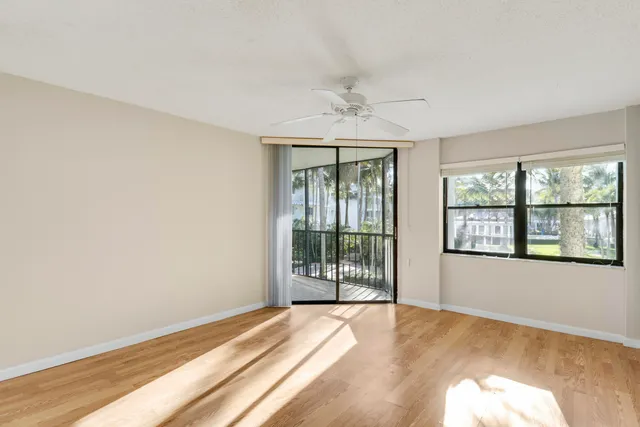 $440,000 | 122 Bay Colony Drive North, Juno Beach, FL 33408