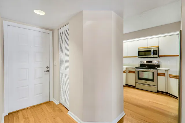 $440,000 | 122 Bay Colony Drive North, Juno Beach, FL 33408