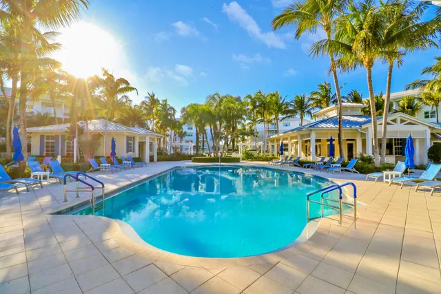 $440,000 | 122 Bay Colony Drive North, Juno Beach, FL 33408