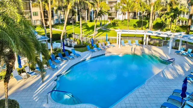 $440,000 | 122 Bay Colony Drive North, Juno Beach, FL 33408