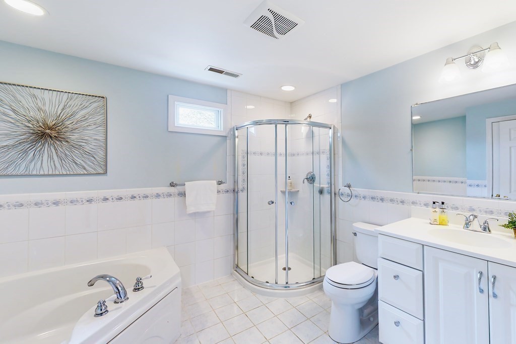 343 South Street Reading, MA 01867 - Photo 23 of 36