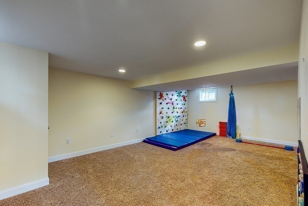 343 South Street Reading, MA 01867 - Photo 28 of 36