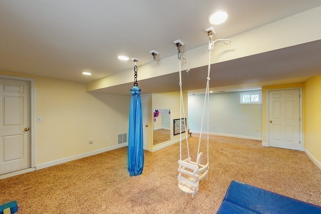 343 South Street Reading, MA 01867 - Photo 29 of 36