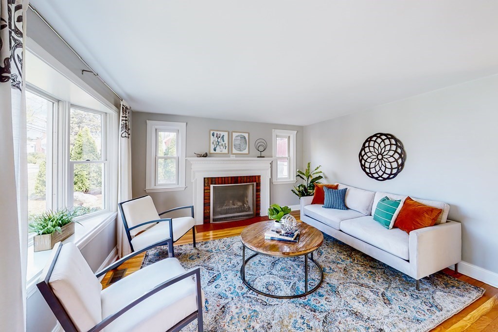 343 South Street Reading, MA 01867 - Photo 3 of 36