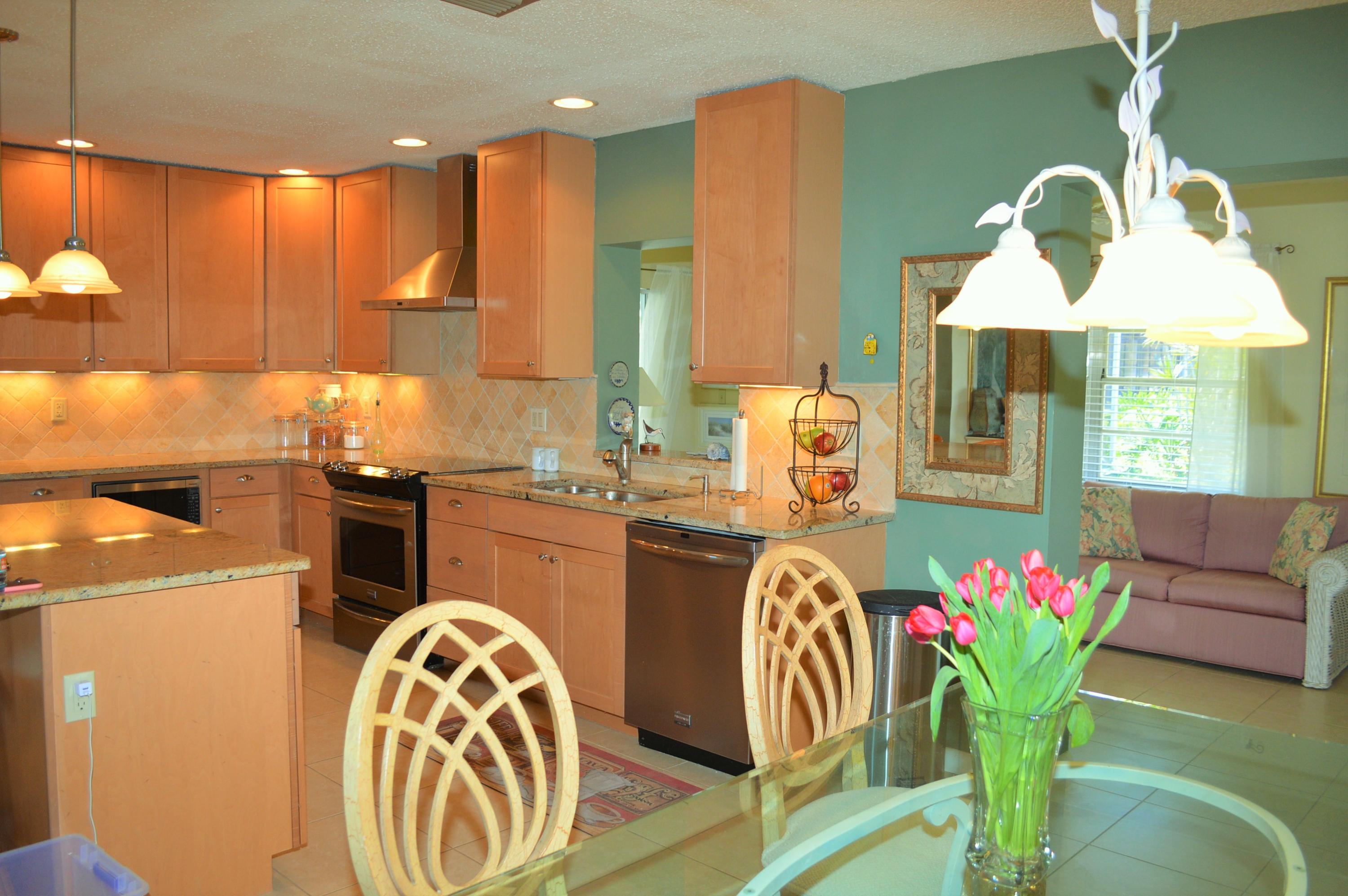 1430 Southeast Pitcher Road Port St. Lucie, FL 34952 - Photo 4 of 25 DSC_1252