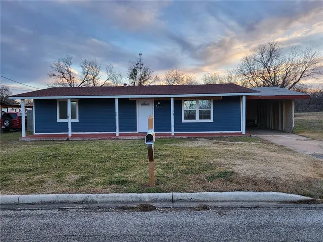 $100,000 | 623 West Mesquite Street, Jacksboro, TX 76458