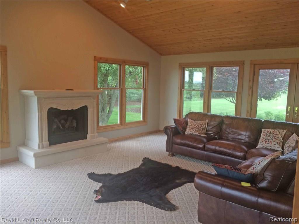 9222 Oeschger Road Sebewaing, MI 48759 - Photo 7 of 25 9222OeschgerLiving3.jpg
