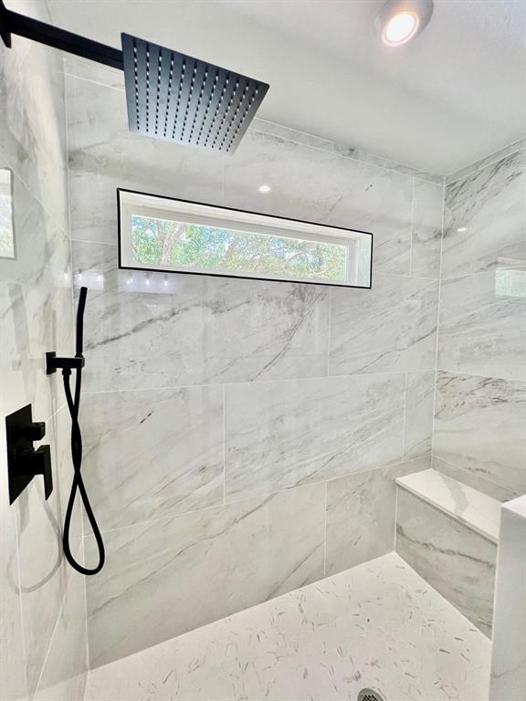 13322 Southwest 66th Street Ocala, FL 34481 - Photo 13 of 15 a bathroom with a shower