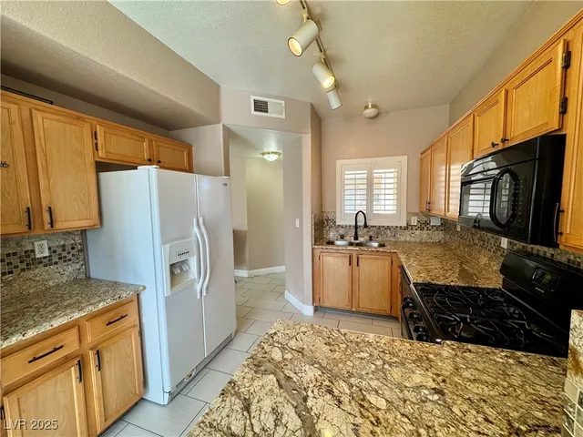 $1,550 | 1050 East Cactus Avenue, Unit 1132, Las Vegas, NV 89183