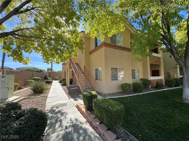 $1,550 | 1050 East Cactus Avenue, Unit 1132, Las Vegas, NV 89183