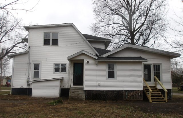 405 South 4th Street Effingham, IL 62401 - Photo 11 of 12