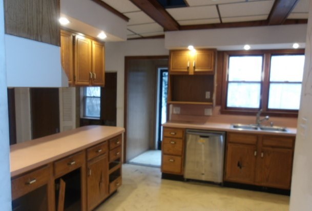 405 South 4th Street Effingham, IL 62401 - Photo 4 of 12