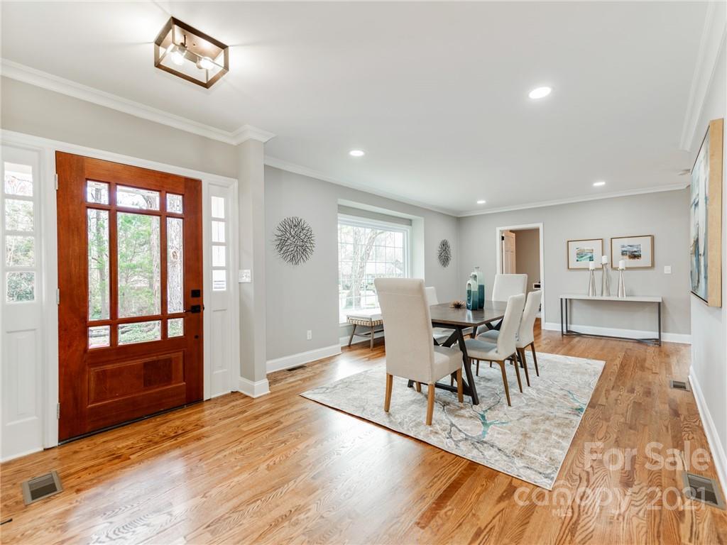 1271 Piccadilly Drive Charlotte, NC 28211 - Photo 3 of 34