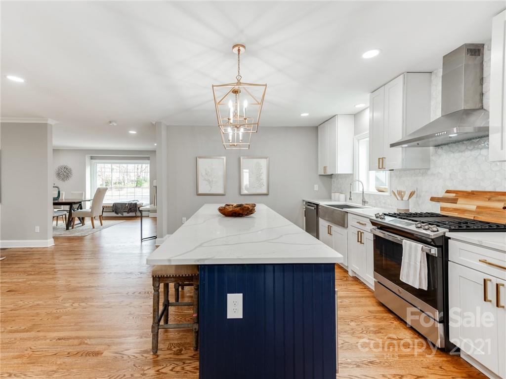 1271 Piccadilly Drive Charlotte, NC 28211 - Photo 6 of 34