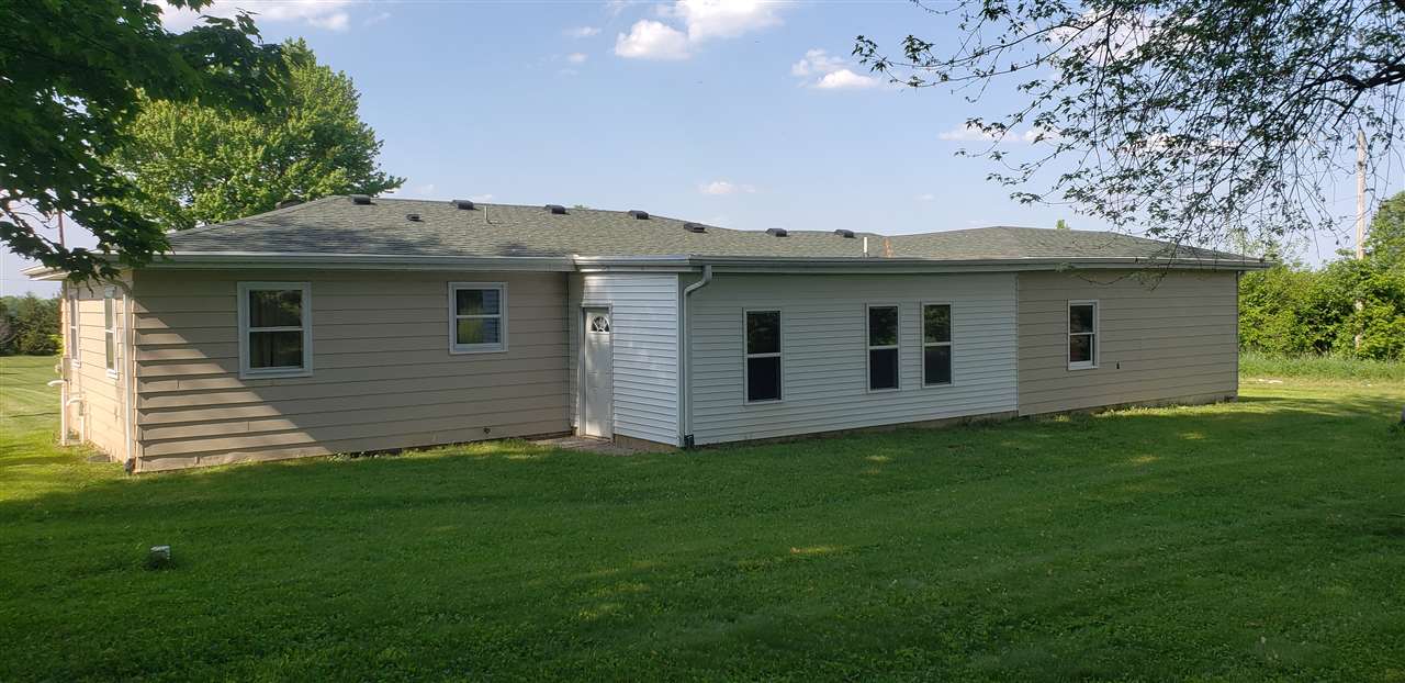 10221 West 600 North Rochester, IN 46975 - Photo 2 of 19