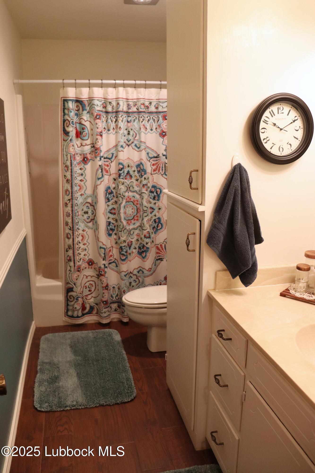 3014 Edgemere Drive, Unit 3 Plainview, TX 79072 - Photo 14 of 27 Guest Bathroom2