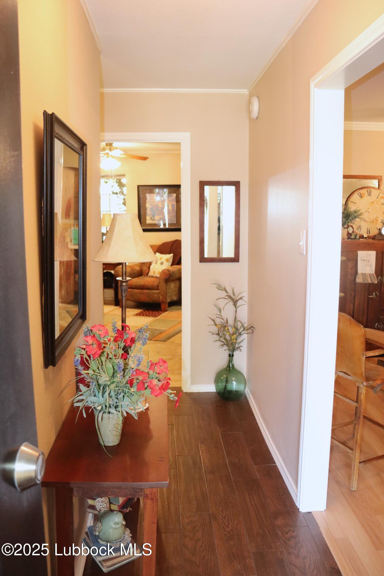 3014 Edgemere Drive, Unit 3 Plainview, TX 79072 - Photo 2 of 27 Entryway