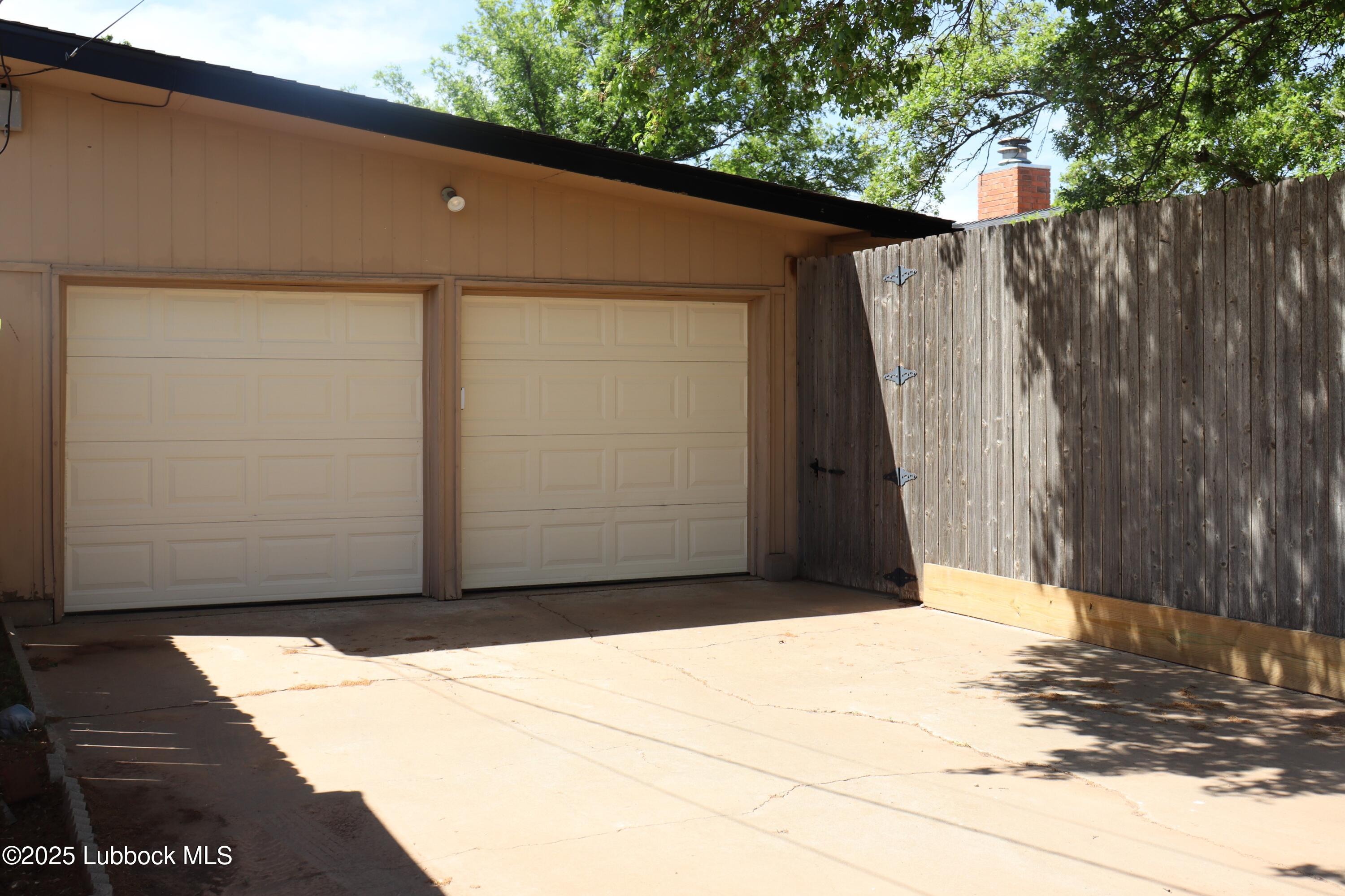 3014 Edgemere Drive, Unit 3 Plainview, TX 79072 - Photo 27 of 27 Garage