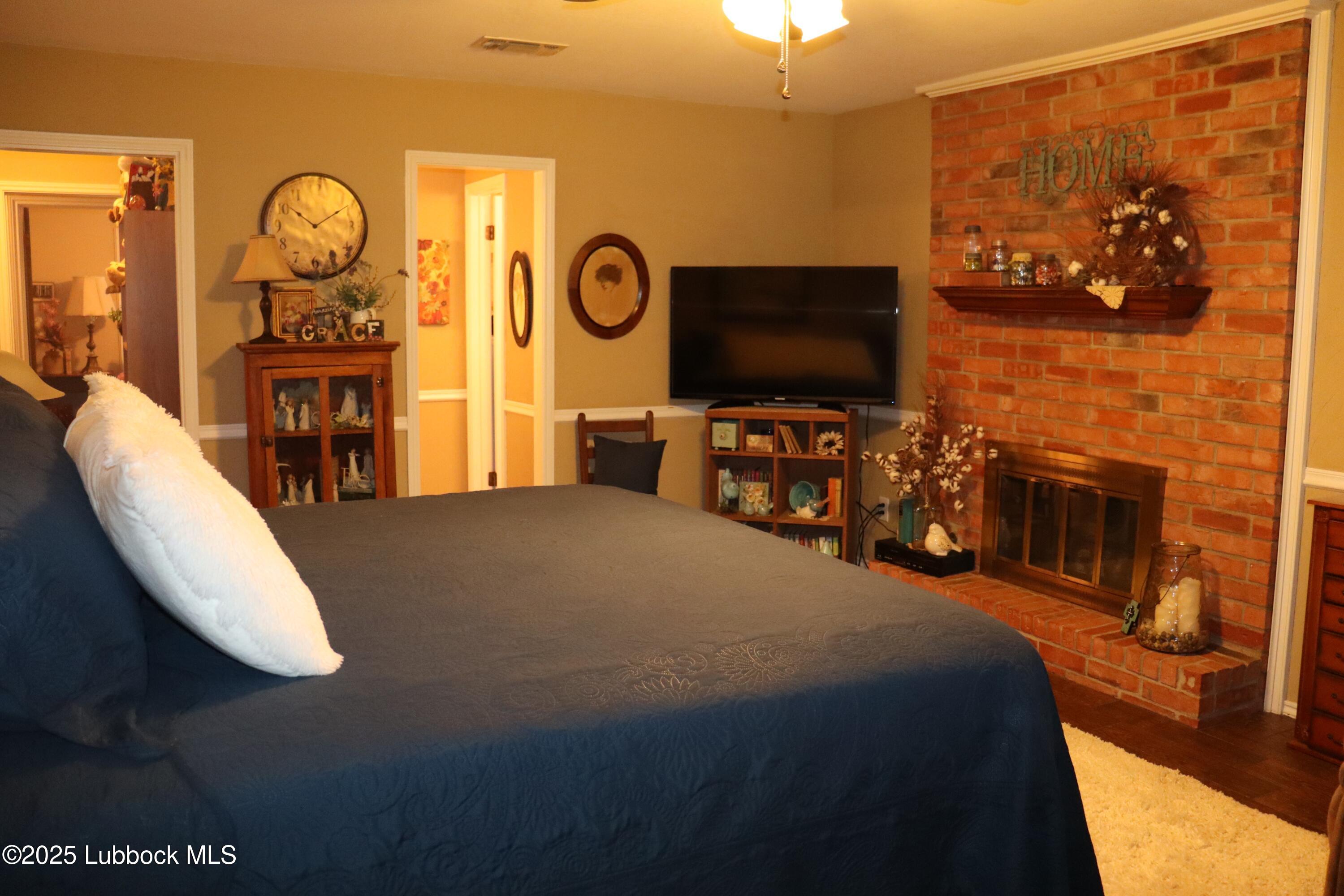 3014 Edgemere Drive, Unit 3 Plainview, TX 79072 - Photo 7 of 27 Primary Bedroom