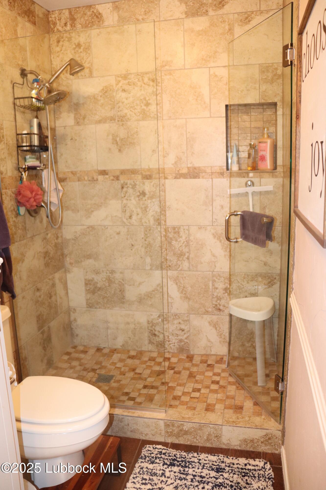 3014 Edgemere Drive, Unit 3 Plainview, TX 79072 - Photo 10 of 27 Primary Bathroom3